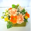 東京都港区Ｆｌｏｒｉｓｔ　Ｓｕｔｏの花　グリーン＆オレンジコットンバッグアレンジ